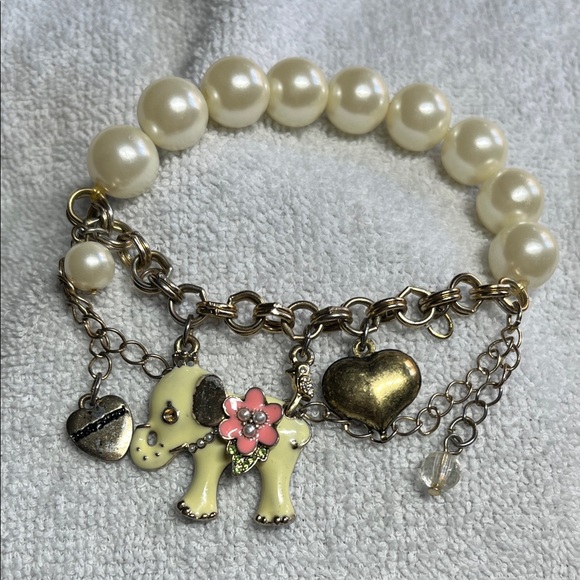 Betsey Johnson Jewelry - Vintage Betsey Johnson faux Pearl and Gold tone Elephant Charm Bracelet